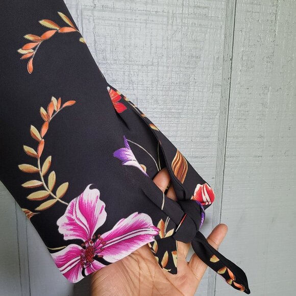 Express Floral Print Open Front Boyfriend Blazer. Size SP - Picture 5 of 9